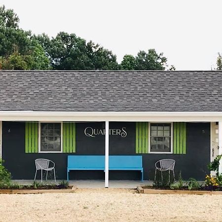 Motel The Quarters At Pier450 Lexington Park Exterior foto